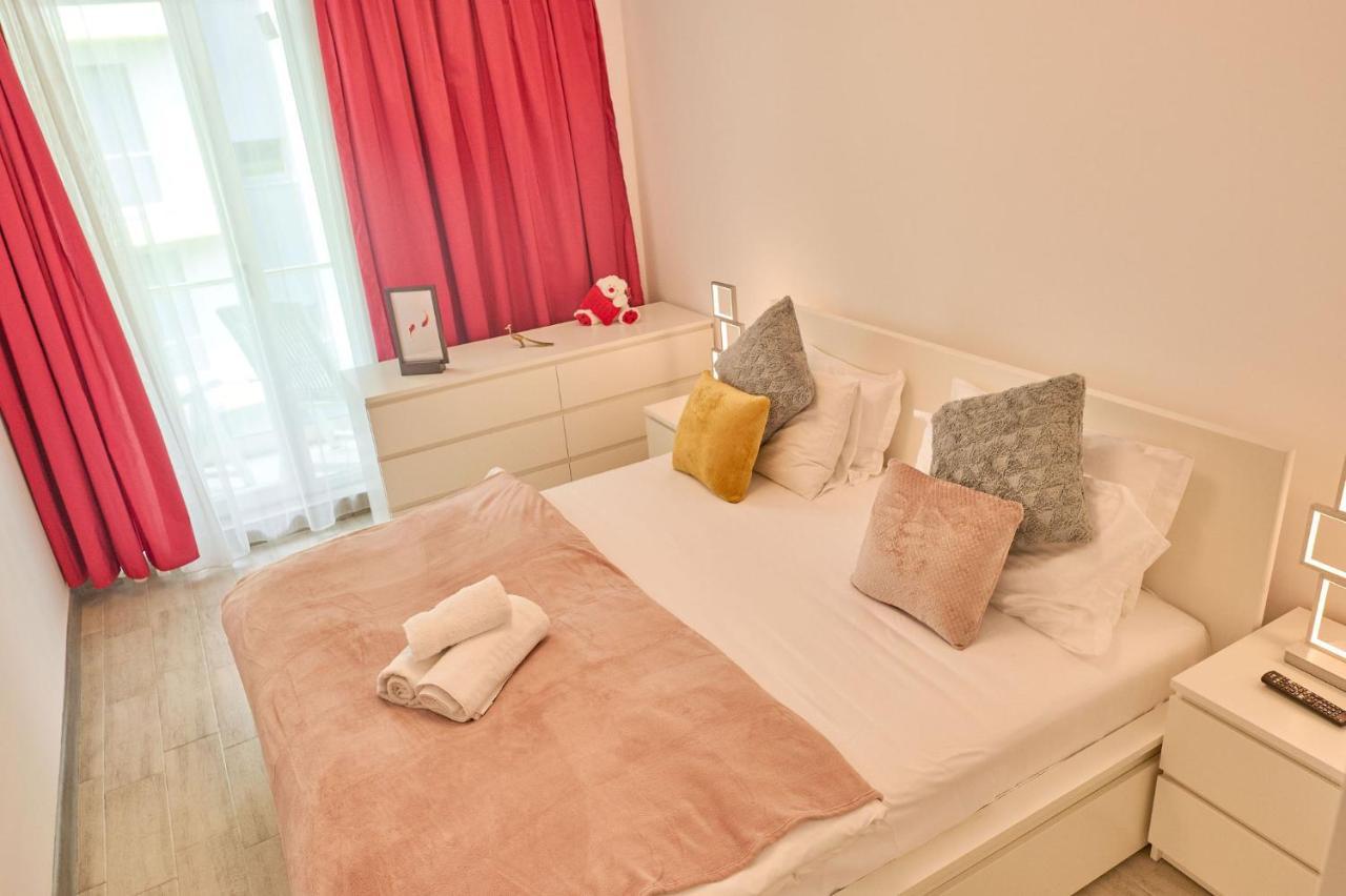 Crazy Sea View 1br Pools * Mamaia