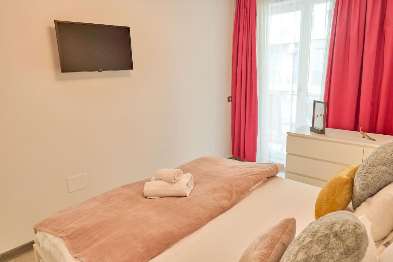 Crazy Sea View 1br Pools * Mamaia